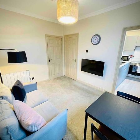 באת' Newly Refurbished, Central Apartment With Permit Parking מראה חיצוני תמונה
